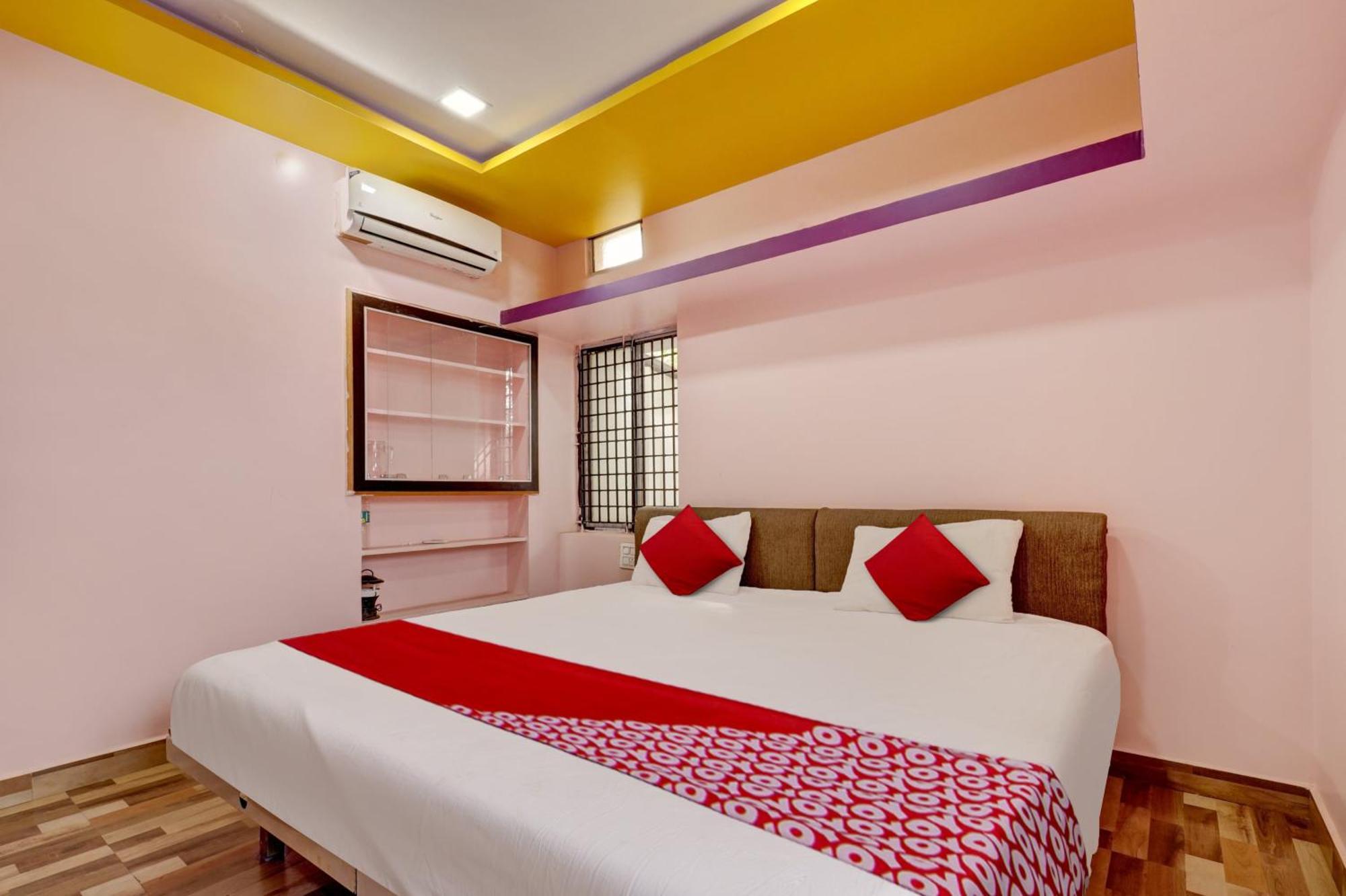 Hotel Oyo Sampige Heritage Koppal Esterno foto